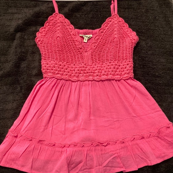 Tops - Crochet flowy top